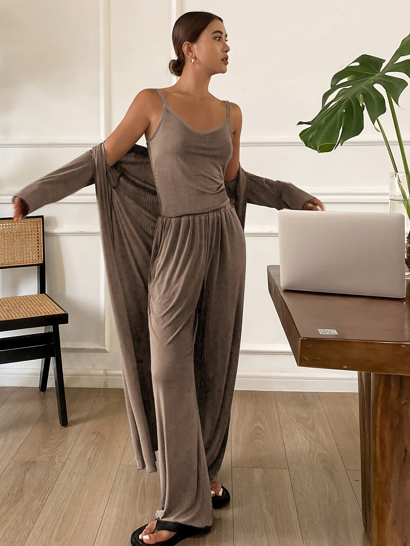 3pcs Set of Women'S Seasonal Pajamas, Featuring a Easy And Elegant Sleeveless Top And a Long-Sleeve Robe That Can Be Worn As Loungewear - Image 9