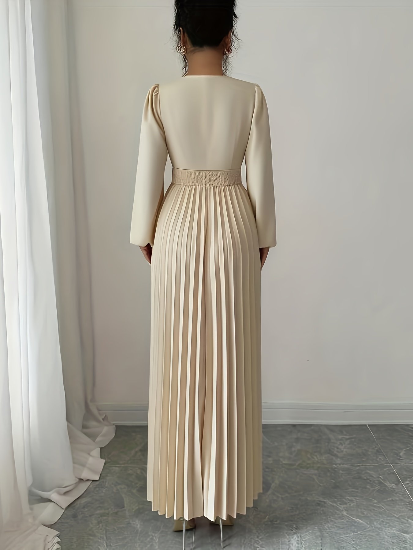 A Solid Color Pleated Dress with a V-Neck And Metal Embellishments, Featuring a Side Zipper And Gathered Design at The Waist on The Back, Perfect for Elegant Occasions Like Birthdays, Weddings, And Back-To- Season - Image 10